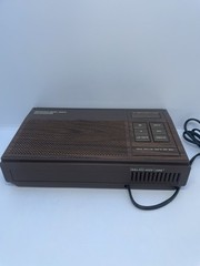 Magnavox D-3150 Vintage 2-Band Faux Woodgrain Clock Radio