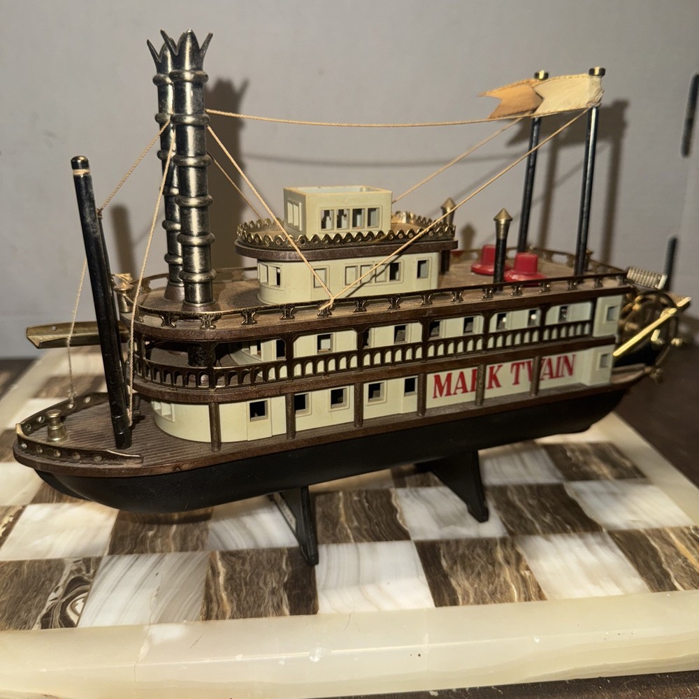Mark Twain Riverboat AM Radio Disneyland Souvenir Working Japan Vintage Read*