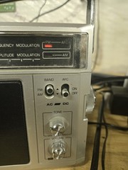 Vintage General Electric GE AM/FM Portable Radio Model 7-2850B Tested Works