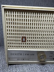 Vintage Zenith Solid State FM/AM Long Distance Radio Model A-410-W 15 AMP