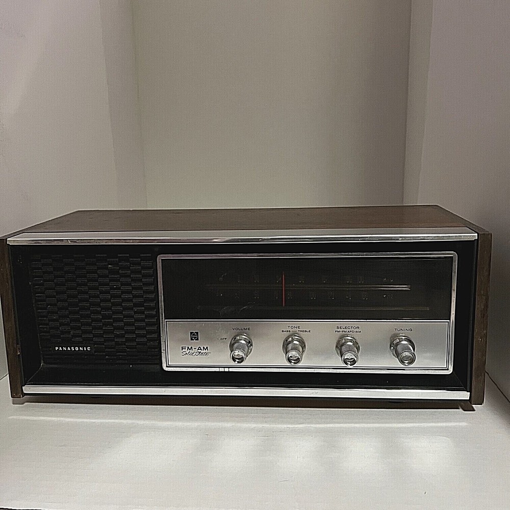 Vintage 1970&rsquo;s Panasonic AM/FM Transistor Radio Wood Grain & Silver Tone Working