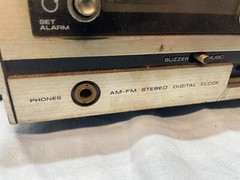 Soundesign Model 3933B AM FM Stereo Flip Clock SEE NOTES