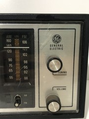 Vintage General Electric AM/FM Flip Clock Radio Model 7-4425B TESTED READ