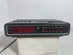 VINTAGE 1980s GE ALARM CLOCK RADIO Black MODEL 7-4612BKB – Everything Works