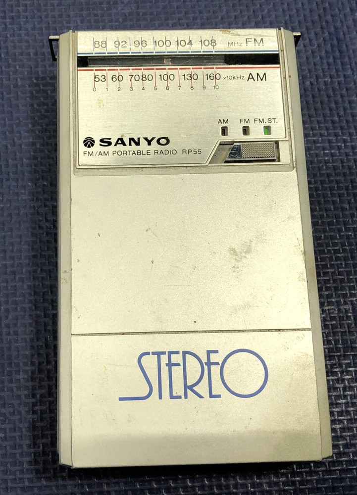 Sanyo RP55 AM FM Portable Radio Dual Headphone Ports vintage