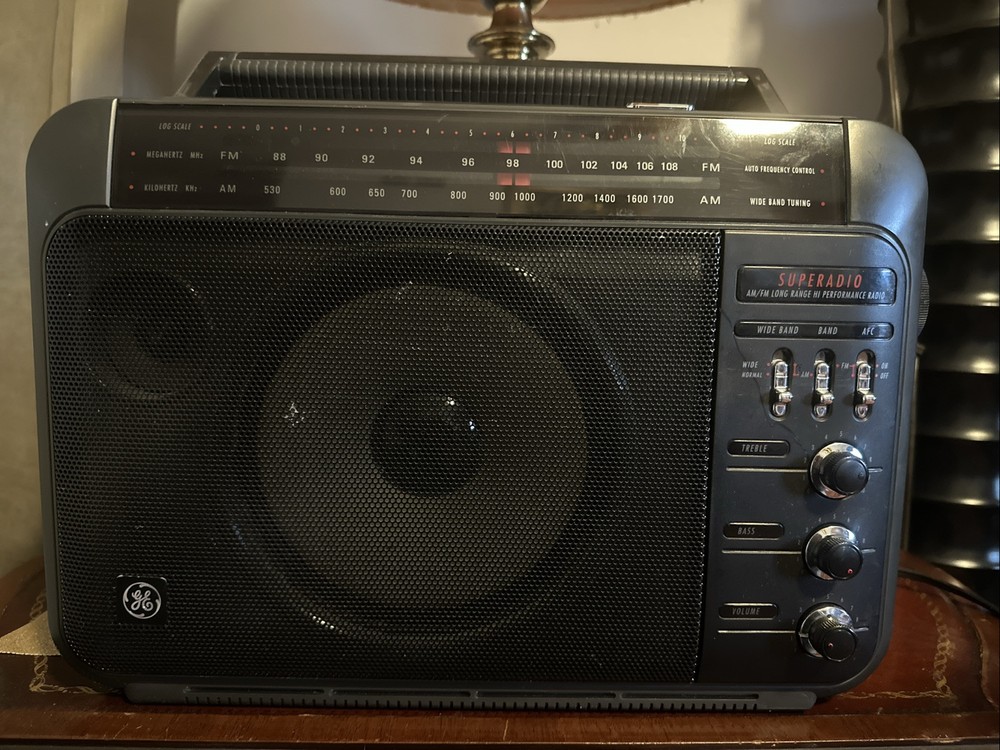 Vintage General Electric GE SupeRadio 7-2887A Long Range AM/FM Super Radio