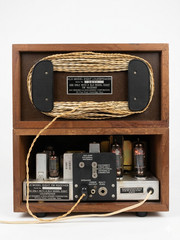 KLH Model 8 Eight TUBE Radio With Speaker – Restored