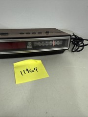 GE Vintage AM/FM Clock Radio Walnut Wood Grain Finish Red LED Model 7-4625C