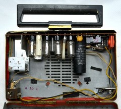 1950&rsquo;s Motorola 56L2 CH=HS-534 Tube Portable Radio – Repair/Restore/Parts