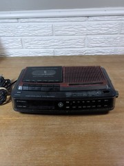 GE Woodgrain 7-4966B AM/FM Radio Alarm Clock w/ Cassette Player BROKEN, DIRTY