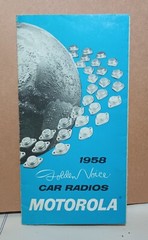 1958 Motorola Golden Voice Car Radios Brochure : Superb Illustrations of Models