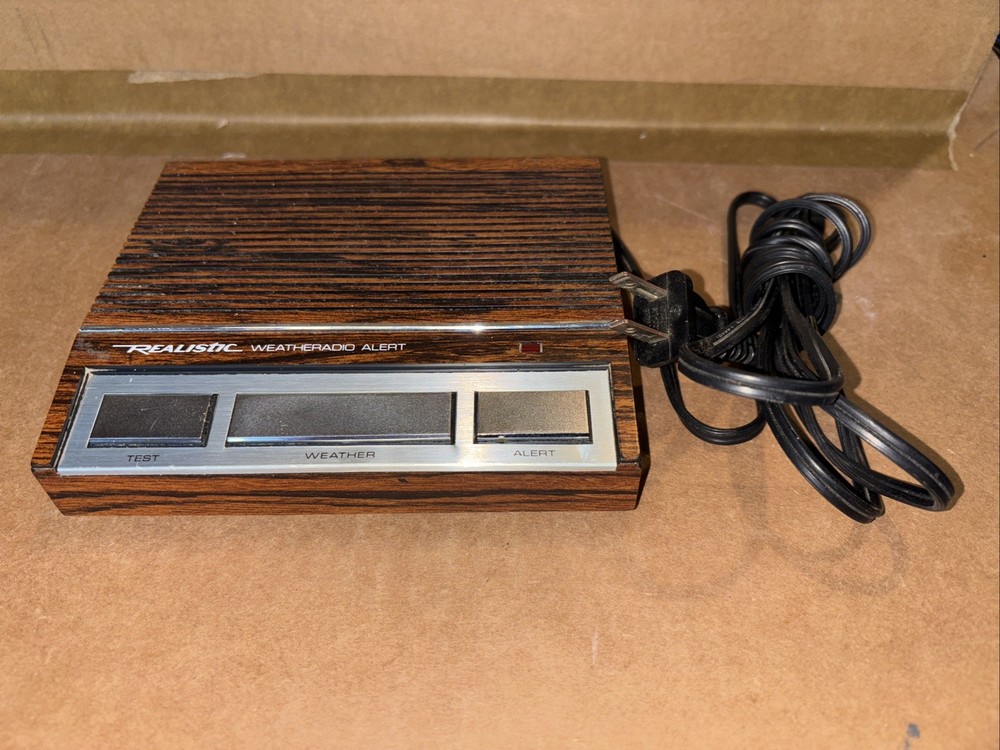 REALISTIC WEATHER RADIO Alert Model 12-140 Tested Working National Weather #O