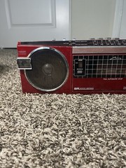 Vintage Radio Retro 1980&rsquo;s Sears Roebuck & Co SR-3000 Series – Red Boombox