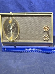 Vintage 1960s Sears Silvertone « Instant Sound » AM Clock Radio ~ Radio Works