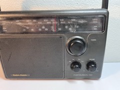 Vintage Radio Shack Portavision-50 12-687 AM/FM/TV Portable Radio **Parts Only**