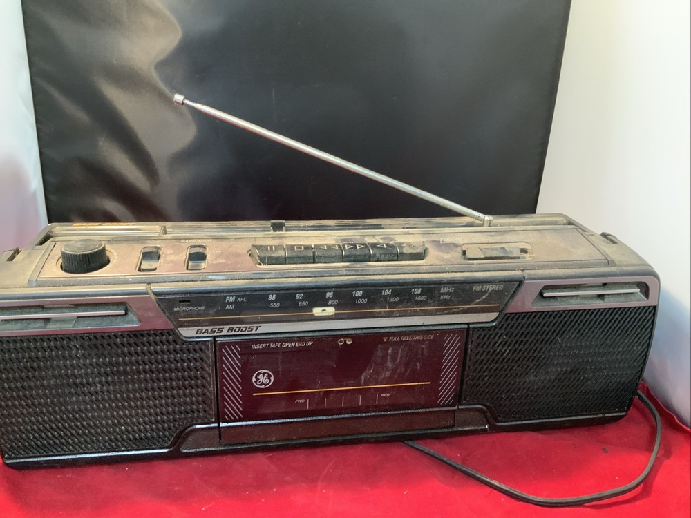 Vintage GE Boombox 3-5624A Stereo Radio Cassette Player AM/FM JBX3