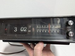 General Electric Clock Radio Vintage C4331B Flip Clock AM FM Walnut Grain AC