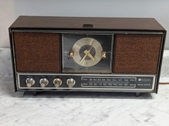 Vintage General Electric GE AM/FM Alarm Clock Radio Model C4550B