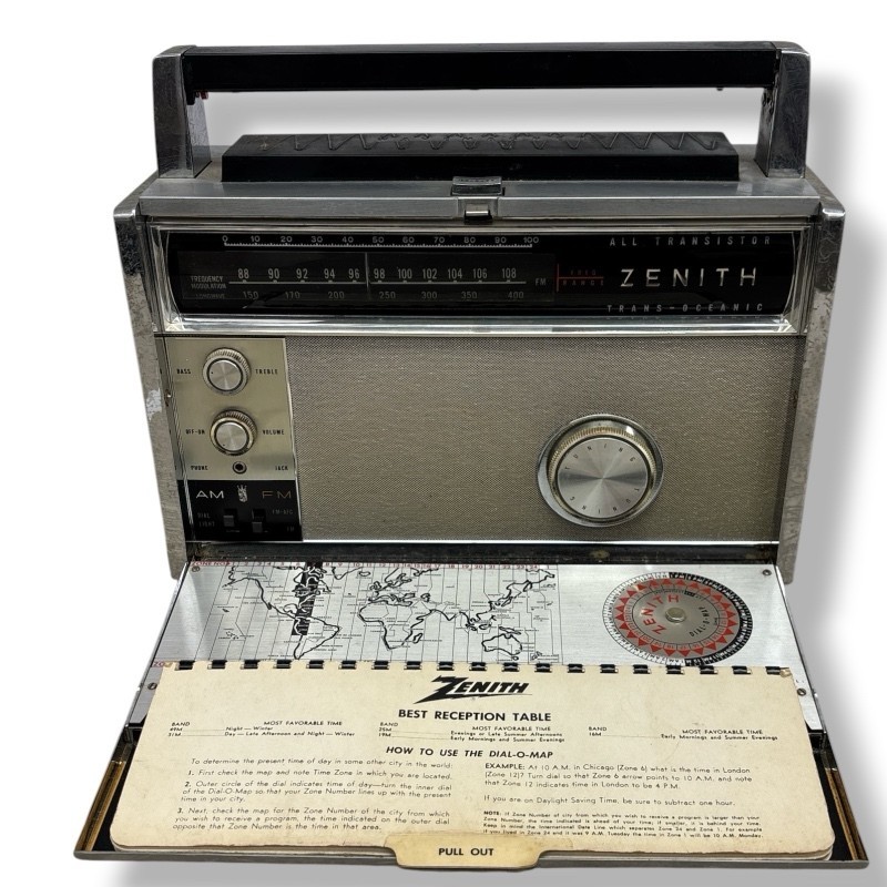 Vintage Zenith Royal 3000-1 Trans-Oceanic FM/AM Multiband Portable Radio
