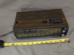 General Electric Radio Vintage C4331B Flip Clock AM FM Walnut Grain 70&rsquo;s READ