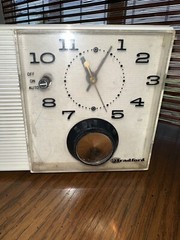 Vintage Bradford Radio and Clock, Model 91025 Light Beige ~Not Working