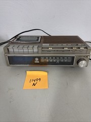 General Electric (GE) model 7-4975 C clock radio w/ Alarm, and Tape Player VTG