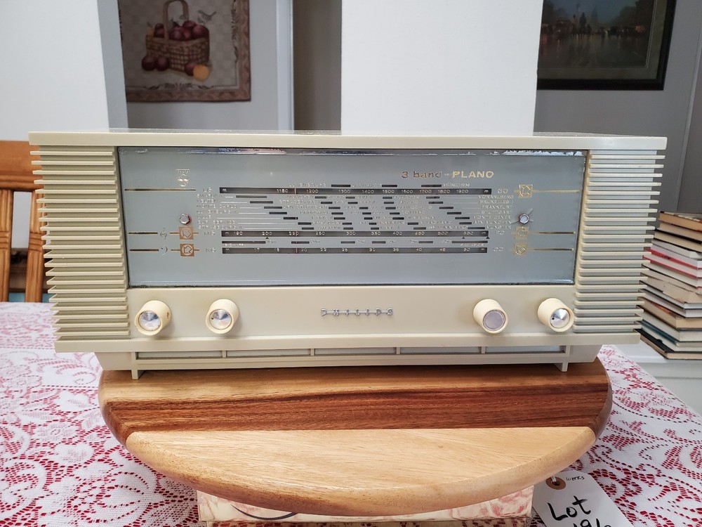 Vintage 1964 Philips Tube Radio B3X40U 3 Band Plano