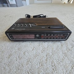GE ELECTRONIC DIGITAL FM AM CLOCK WORKING RADIO WOODGRAIN FINISH VINTAGE RETRO