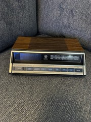 GE General Electric 7-4662B AM/FM Alarm Clock Radio Wood Grain. Vintage, Works.