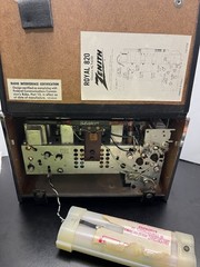 Vintage Zenith Royal 820 AM/FM Portable Radio Tested & Working 6 C Batteries