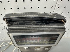 Vintage 3-Band Solid State AC-DC Radio w/ carrying handle & power cord *Tested*
