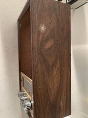 Realistic MTA-8 Vintage Radio Powers On Works Perfectly Fine. Minor Scratches