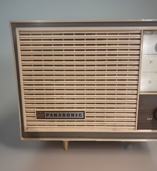 Vintage MC Panasonic RE-746- 2 Band System AM/FM/AFC FM Solid State Radio