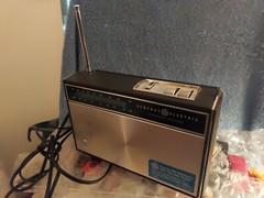 SUPERIOR QUALITY GENERAL ELECTRIC MODEL P4830 FM RADIO MADE IN HONG KONG