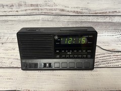 Vintage GE General Electric AM/FM Digital Alarm Clock Radio Model 7-4648A -Works