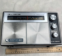 VTG Ross AM-FM-SW 13 Transistor Twin Speaker Radio RE-1915-N works