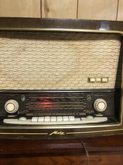 Metz 409/3D 1950’s German Radio Large Tabletop Tube AM FM SW Radio