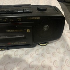 SOUNDDESIGN Cassette Player AM FM Stereo Radio Boombox 4749BLK