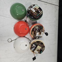 Lot of 3 Vintage Panasonic Panapet Sphere Transistor Radios R-70 Green Red White