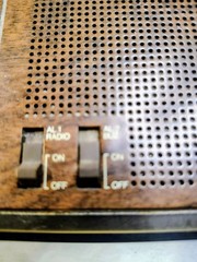 Vintage Magnavox D 3160 2 Band Electric Alarm Clock Radio MINT HIGH QUALITY