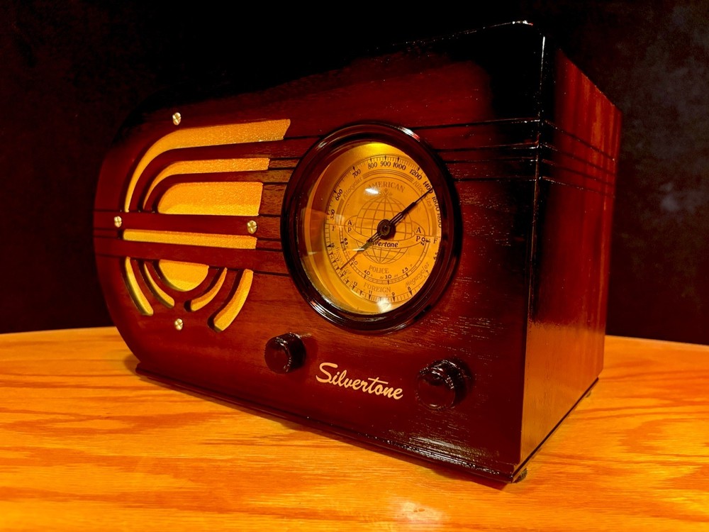 Old Wood Vintage Antique Restored Art Deco Radio Converted to a Bluetooth SPK!
