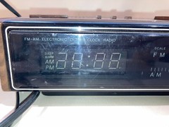 Panasonic Electric Clock Radio 2 Band AM / FM Model RC 6115 Vintage Working
