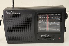 Radio Shack Portable Multiband Radio 12-456 AM/FM TV1 TV2 AIR VHF-WX WORKS