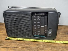 Vintage – Panasonic AM/FM Portable 8&Prime; Radio, RF-544 Battery Powered, Works