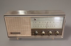 Vintage MC Panasonic RE-746- 2 Band System AM/FM/AFC FM Solid State Radio
