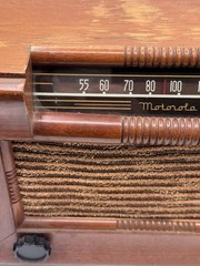 Vintage Motorola Aero Vane Radio 65X14-A (Working)