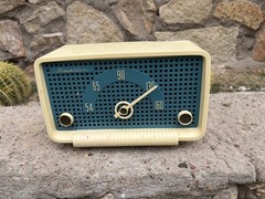Vintage Majestic AM radio turquoise NO Motorola Starlite GE RCA