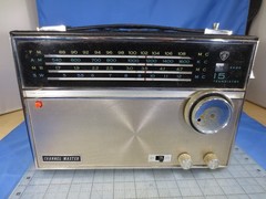 Channel Master 4 Band transistor Radio Model 6436A fully Working! Japan (Video!)