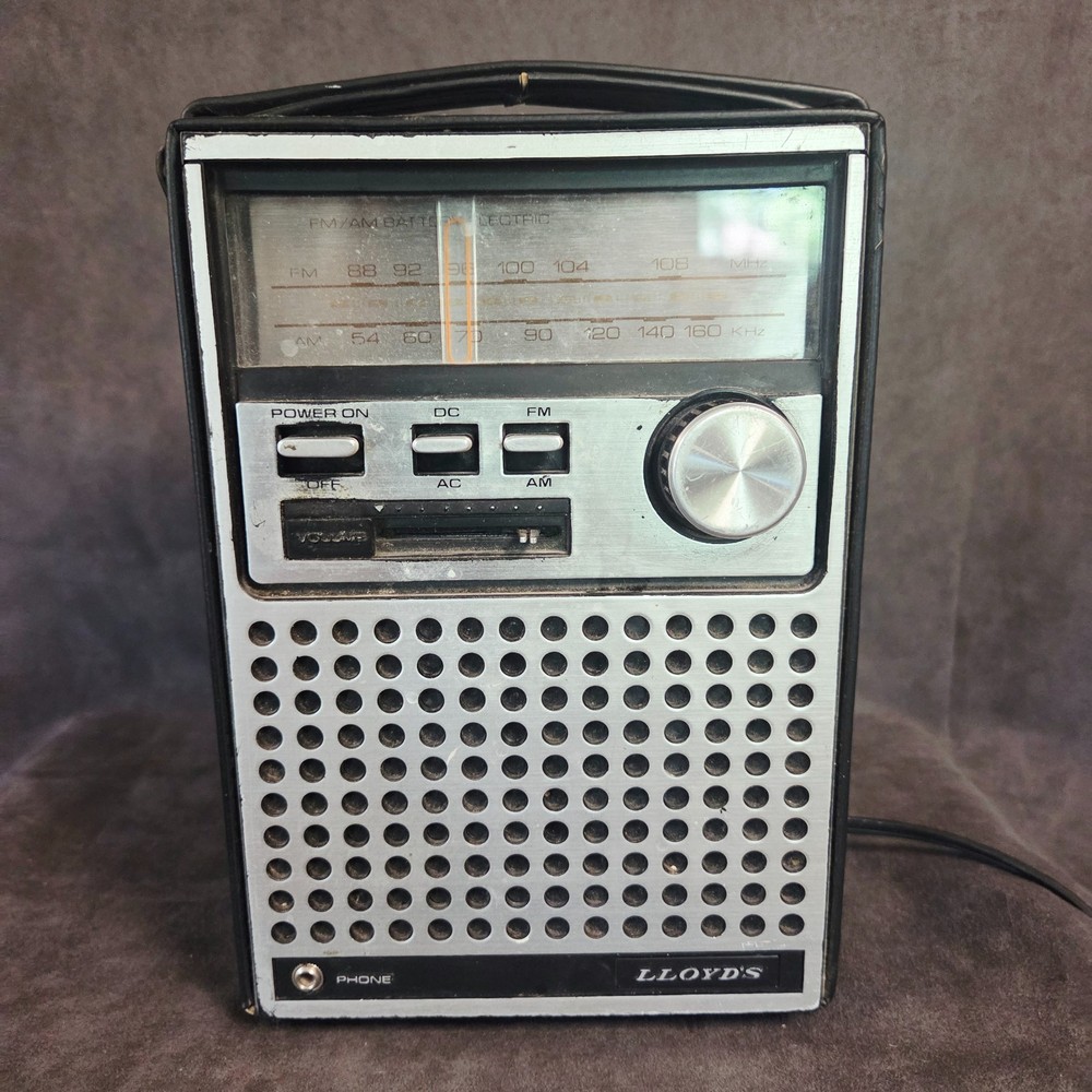 Vintage Lloyd&rsquo;s N710 AM FM Portable Radio Hong Kong FM Works AS-IS