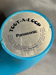 2 – Panasonic Model R72 Toot-a-Loop AM Radio White Works & Blue Parts – Video